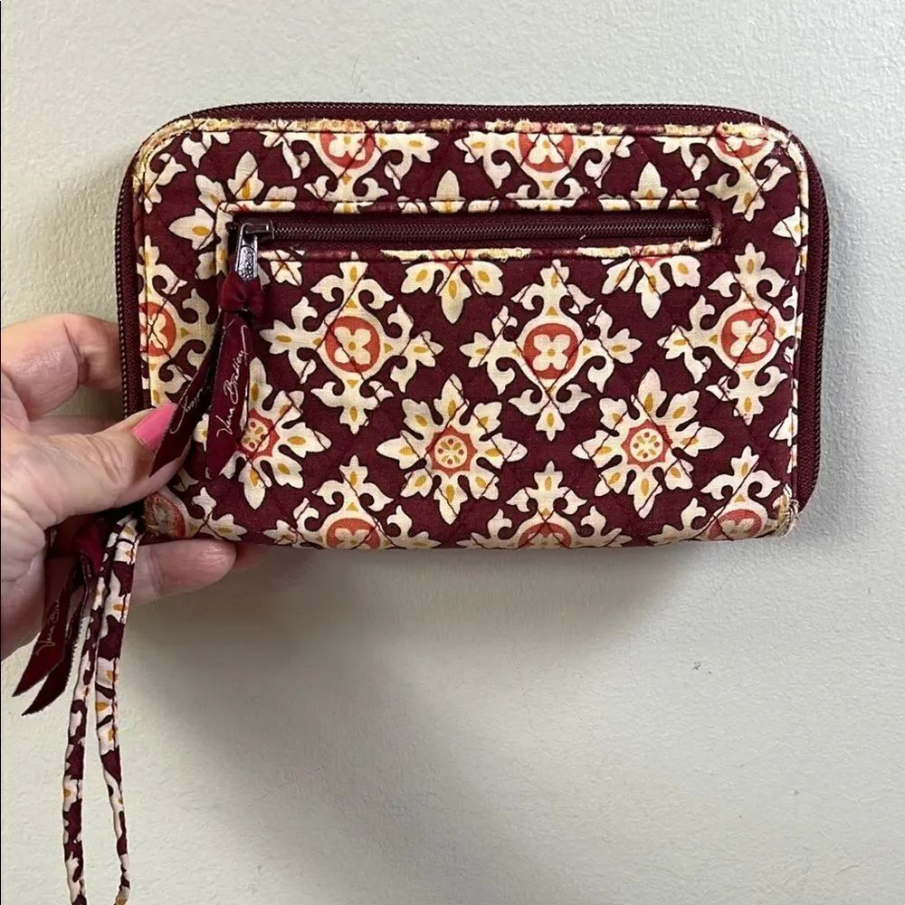 Vera Bradley ZipβAround Medallion Wallet/βWristlet